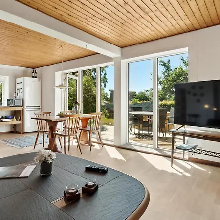 Apartment Beautiful In Aakirkeby With Wifi Akirkeby