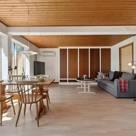 Beautiful In Aakirkeby With Wifi Apartment